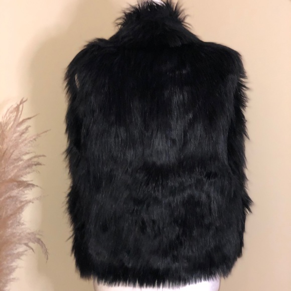 {Cavalini} Black Fur Vest - Picture 3 of 6
